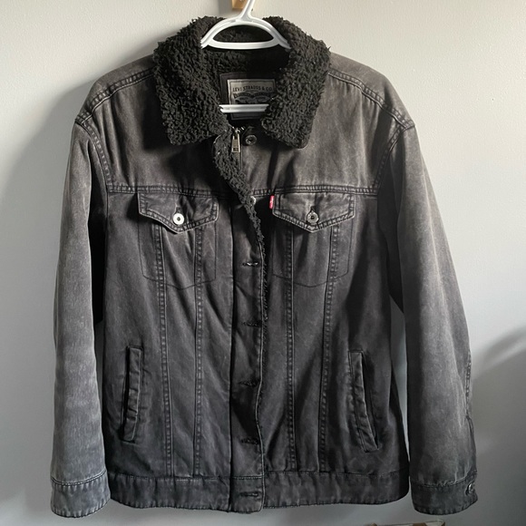 Levi’s Sherpa Trucker Jacket - Picture 2 of 8